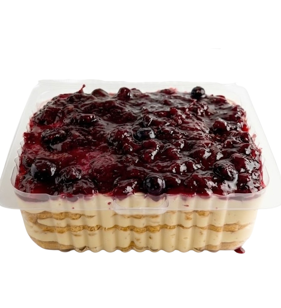 Carlota de limón con frutos rojos