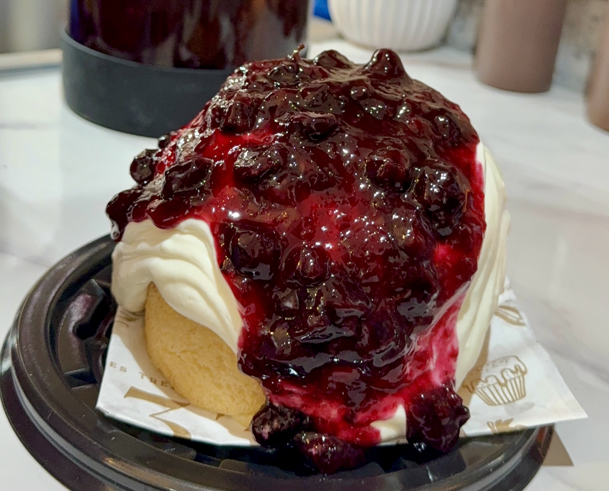 Roll de frutos rojos